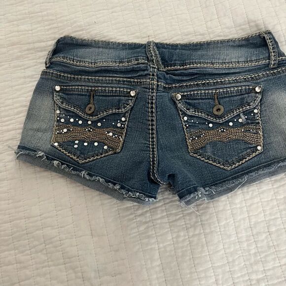 Rue21 short jean shorts size 5/6 beweled pockets - Picture 4 of 7